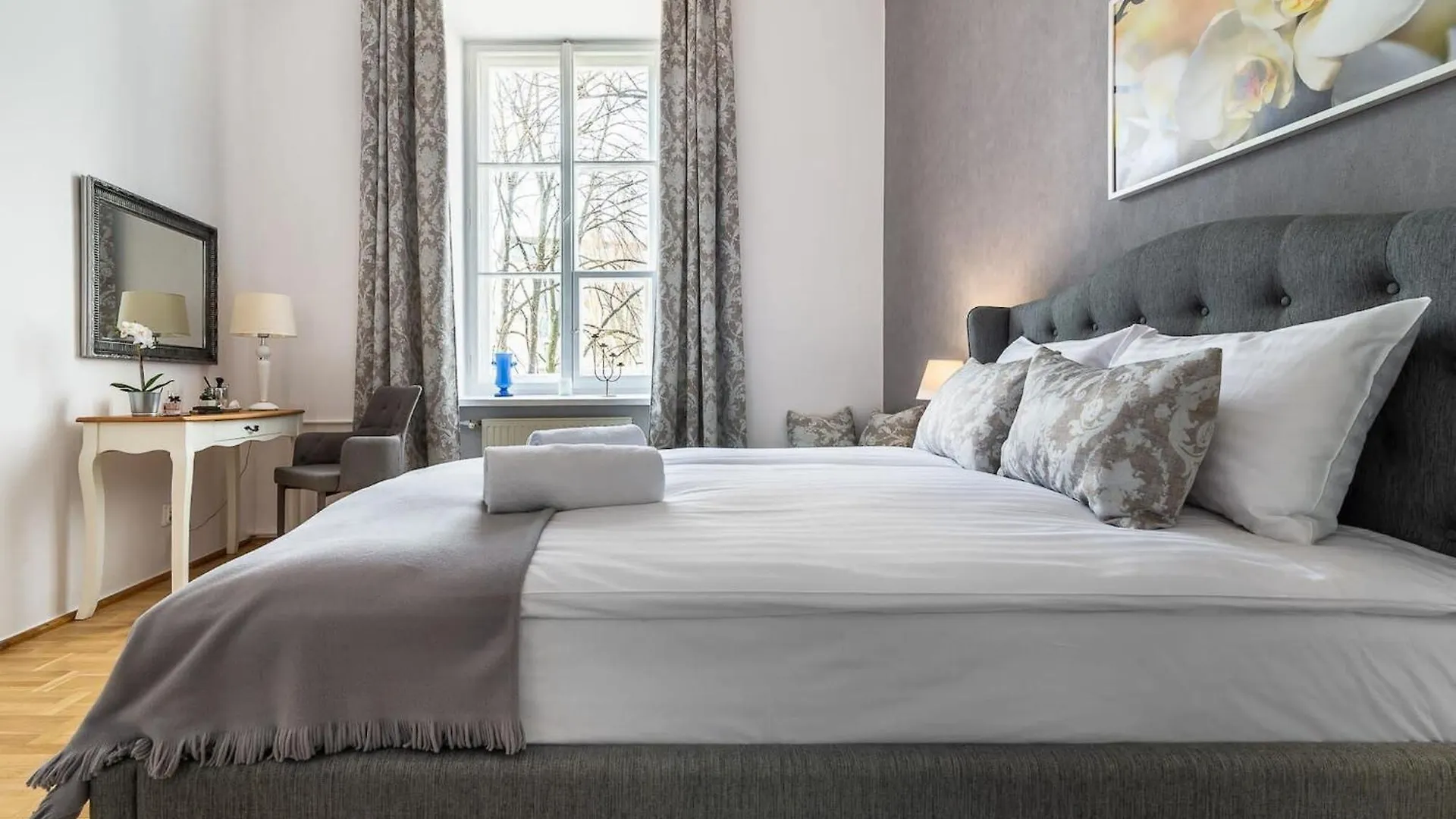 Freta 25 Elegant Apartment By Rent Like Home Warsaw